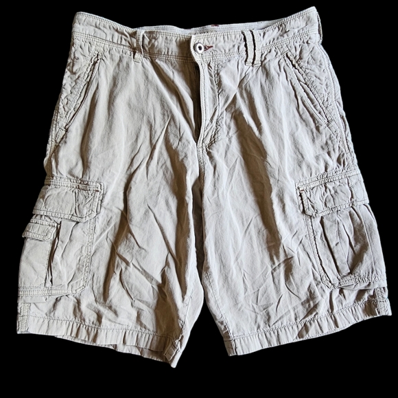 Tommy Bahama Other - Tommy Bahama chaki cotton‎ cargo shorts size 33